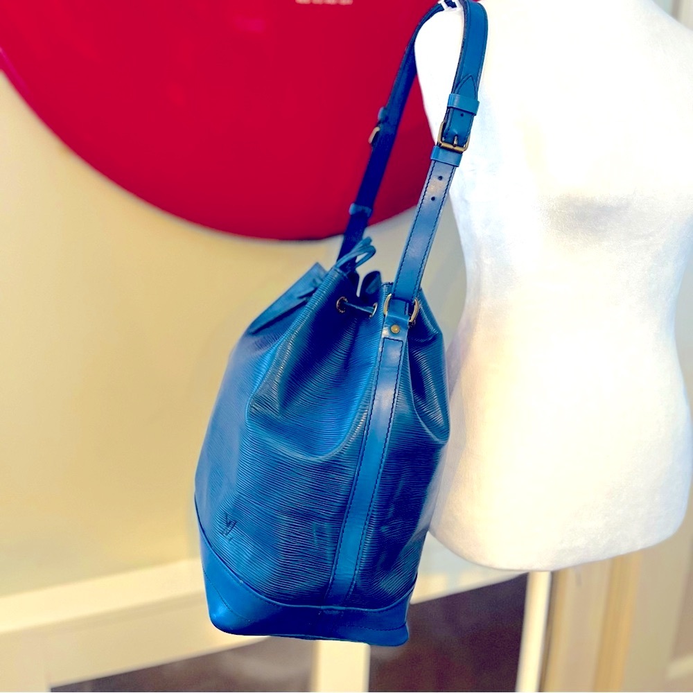 Louis Vuitton Auth Blue Epi Noe GM Leather Drawstring Shoulder Bag VTG ‘81, EUC - Picture 17 of 17